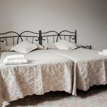 Casa Maruja Guest house *